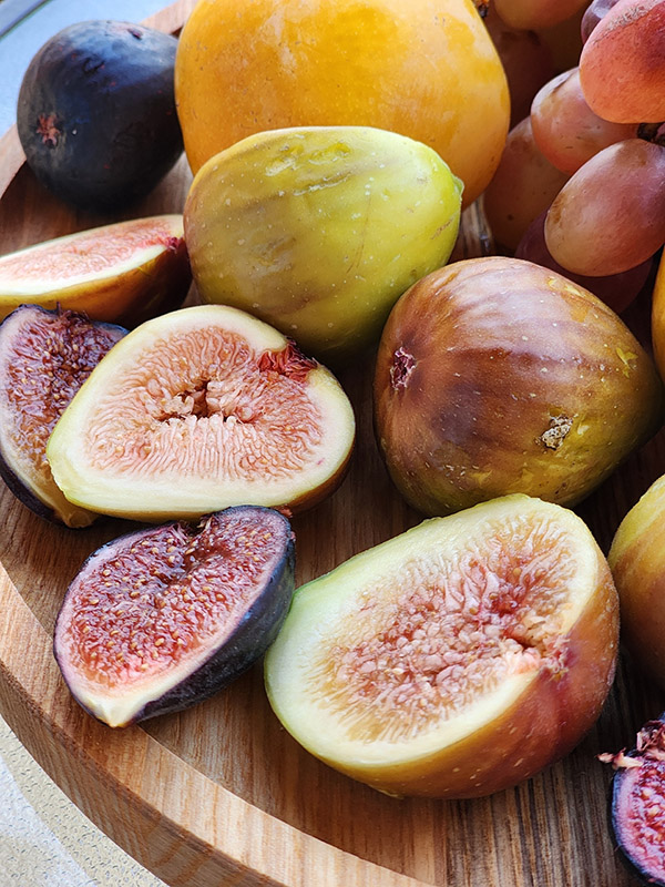 Какие фрукты в Крыму в июне 